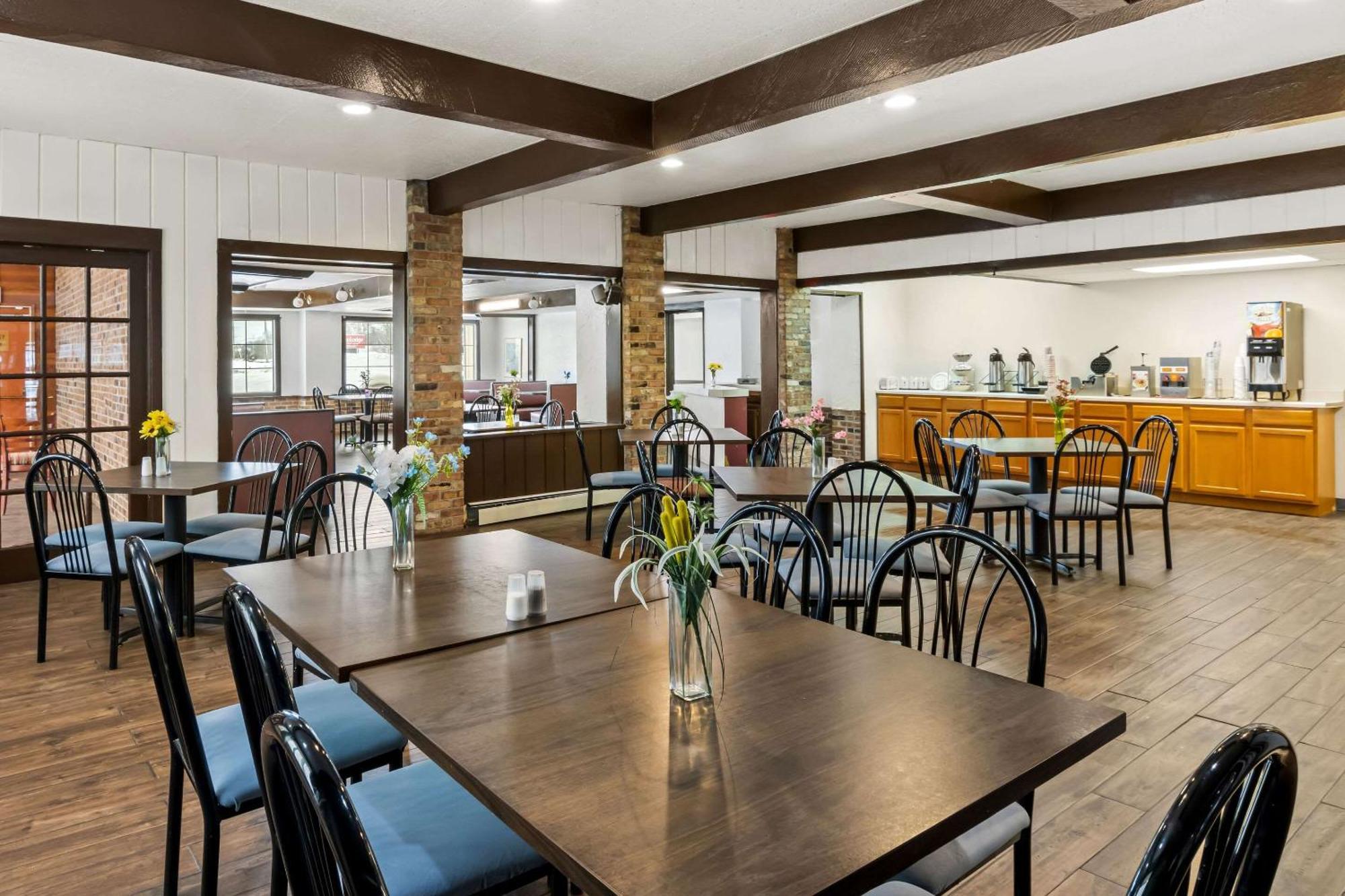 Econo Lodge Manistee Kültér fotó