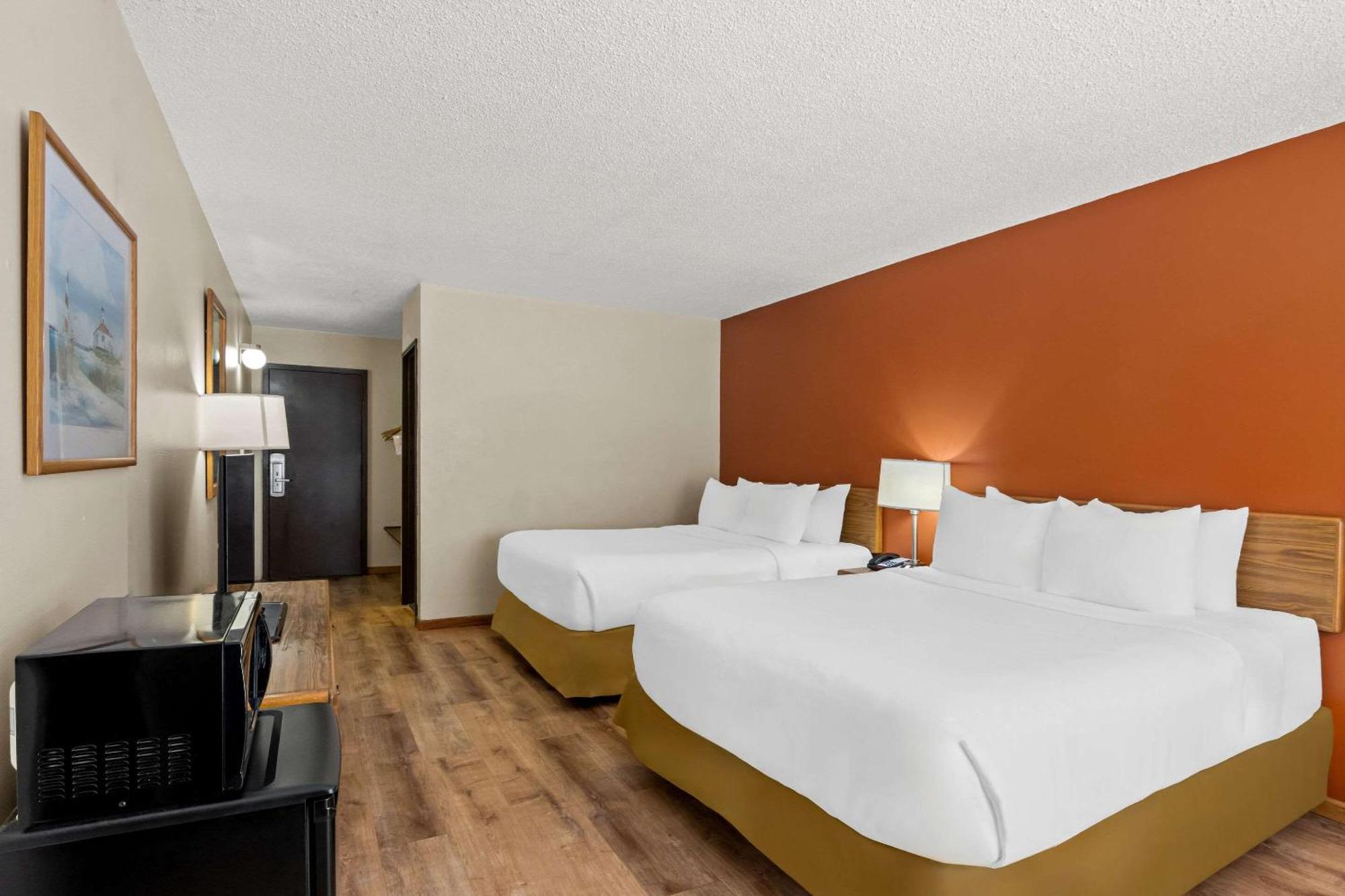 Econo Lodge Manistee Kültér fotó