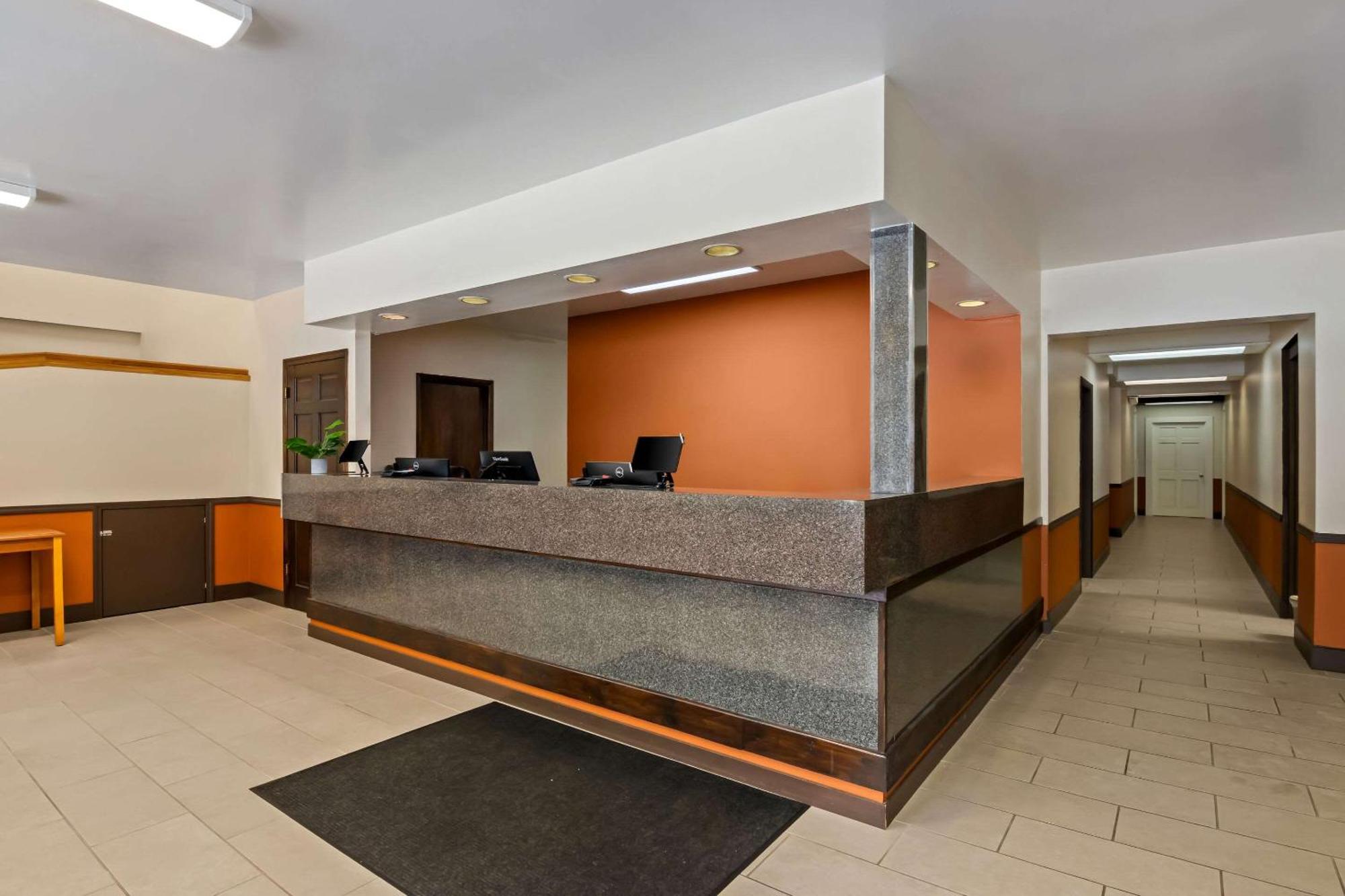 Econo Lodge Manistee Kültér fotó
